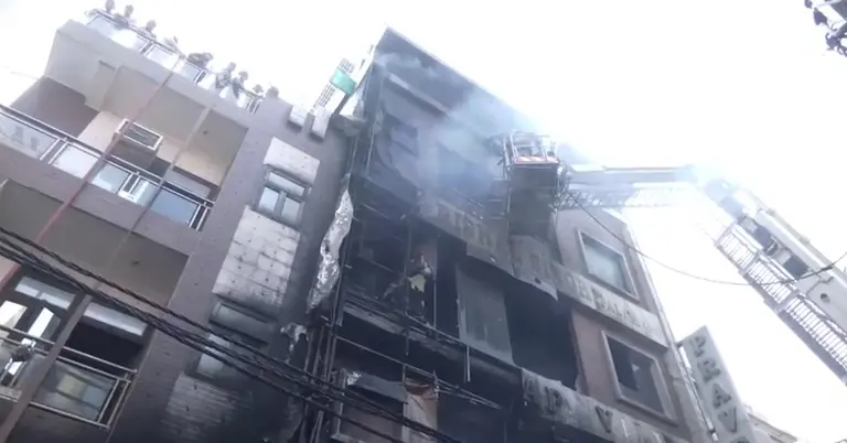 দিল্লির আবাসিক ভবনে আগুন